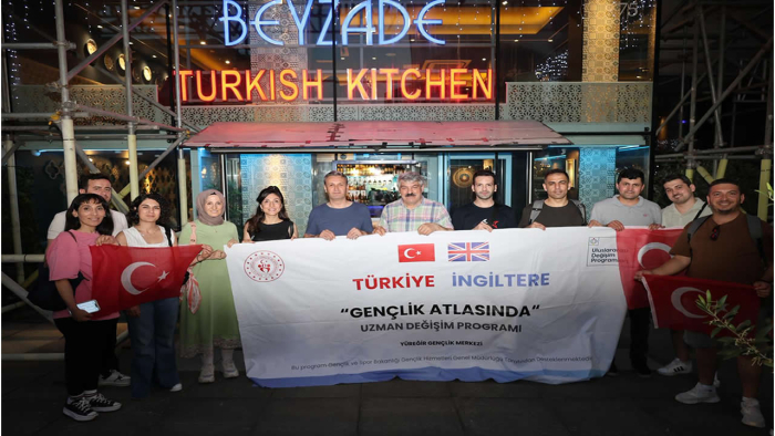 Adana’dan Londra’ya Gençlik Köprüsü